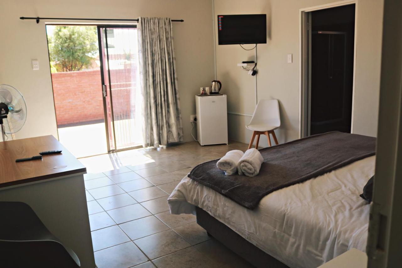 My Guesthouse Kimberley Bagian luar foto