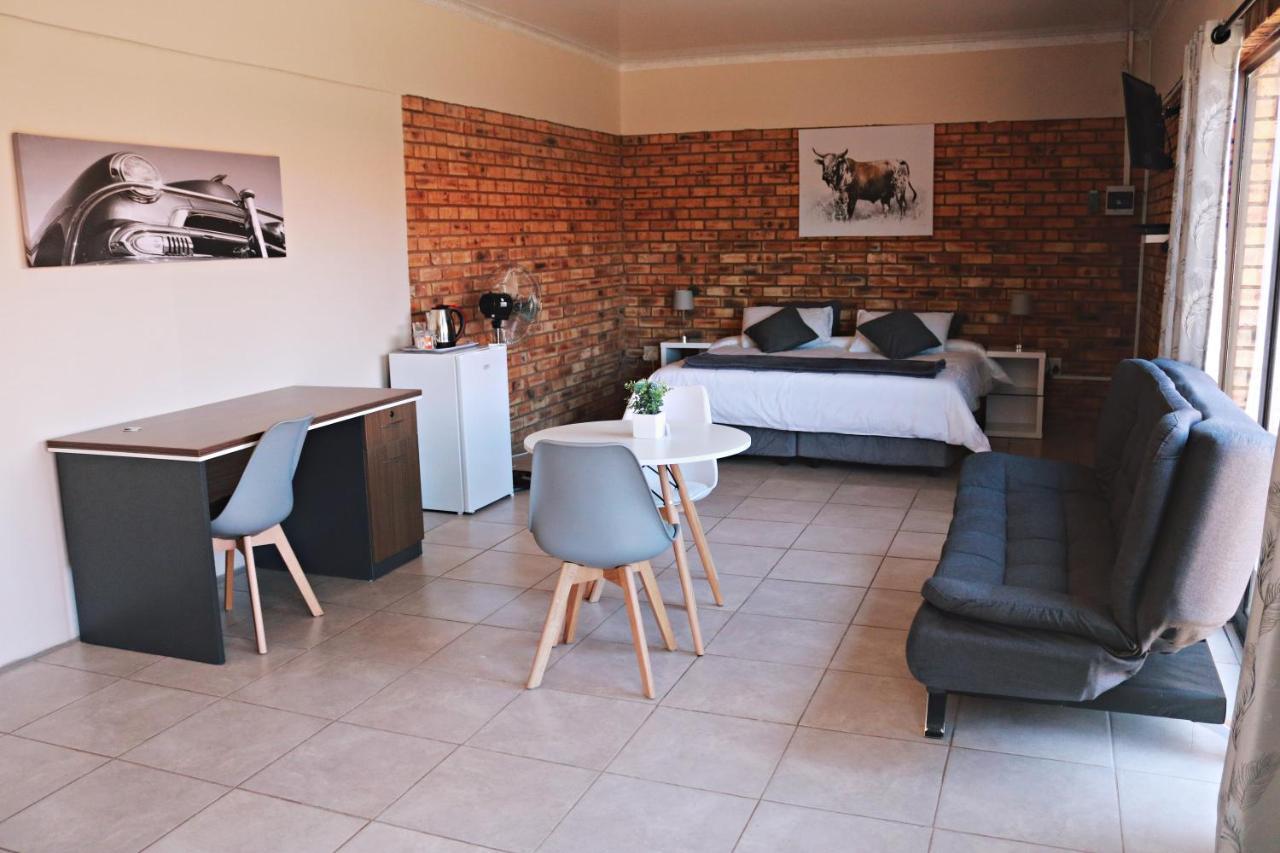 My Guesthouse Kimberley Bagian luar foto