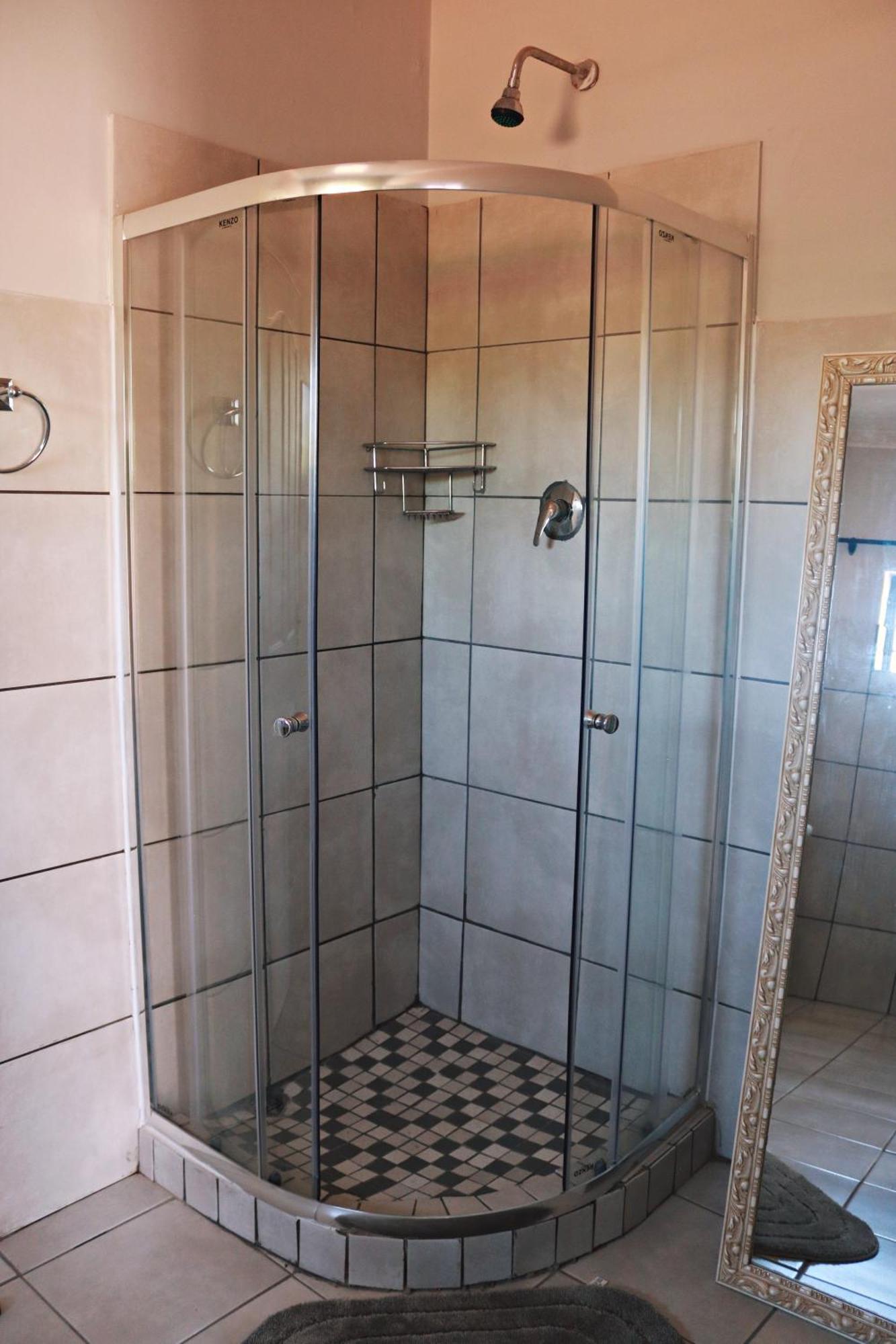 My Guesthouse Kimberley Bagian luar foto