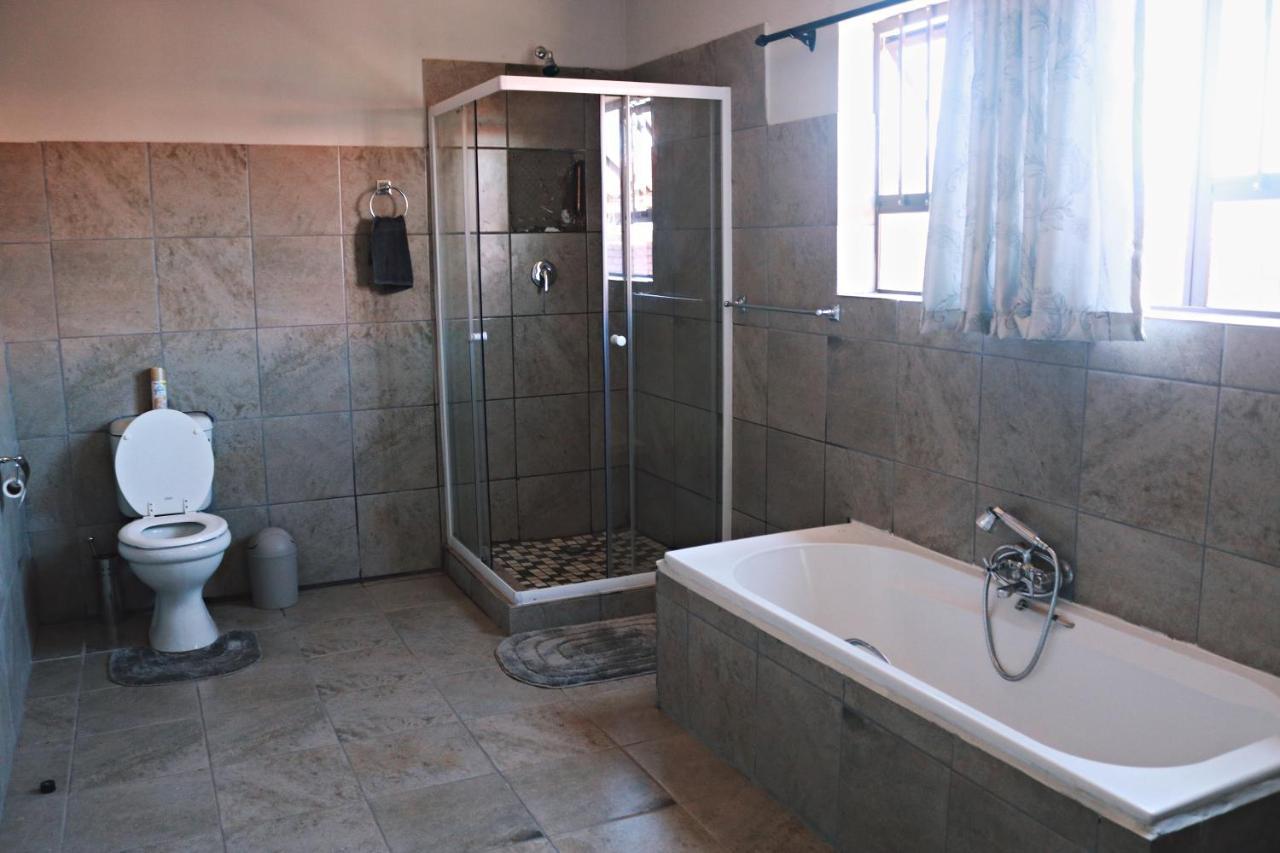 My Guesthouse Kimberley Bagian luar foto