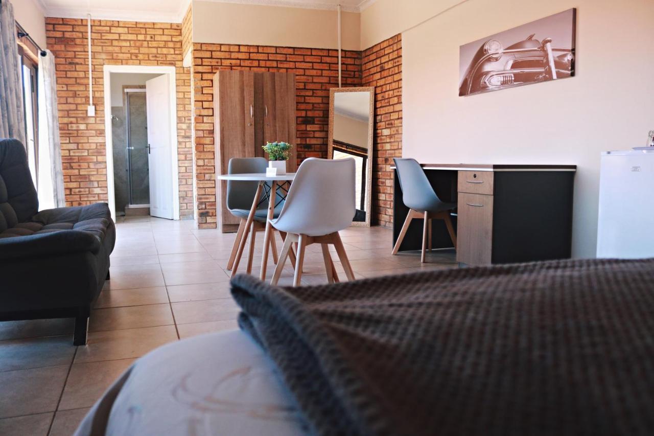 My Guesthouse Kimberley Bagian luar foto