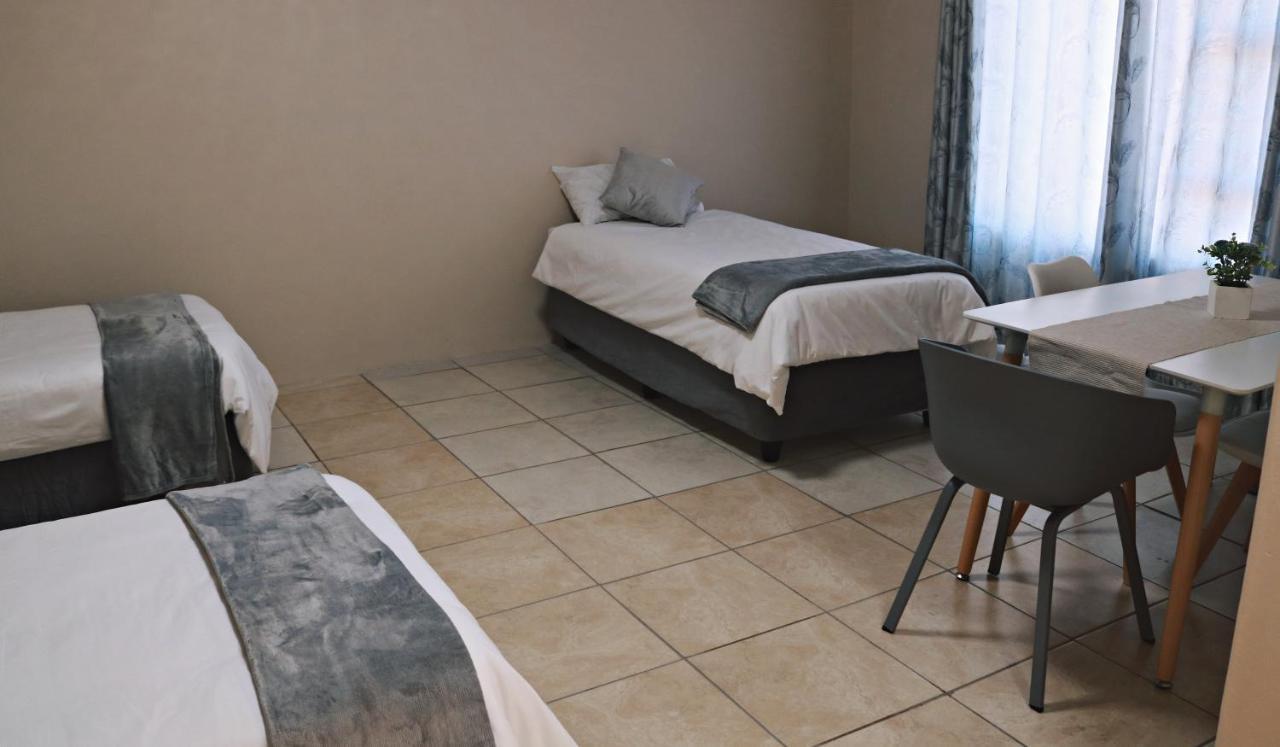 My Guesthouse Kimberley Bagian luar foto