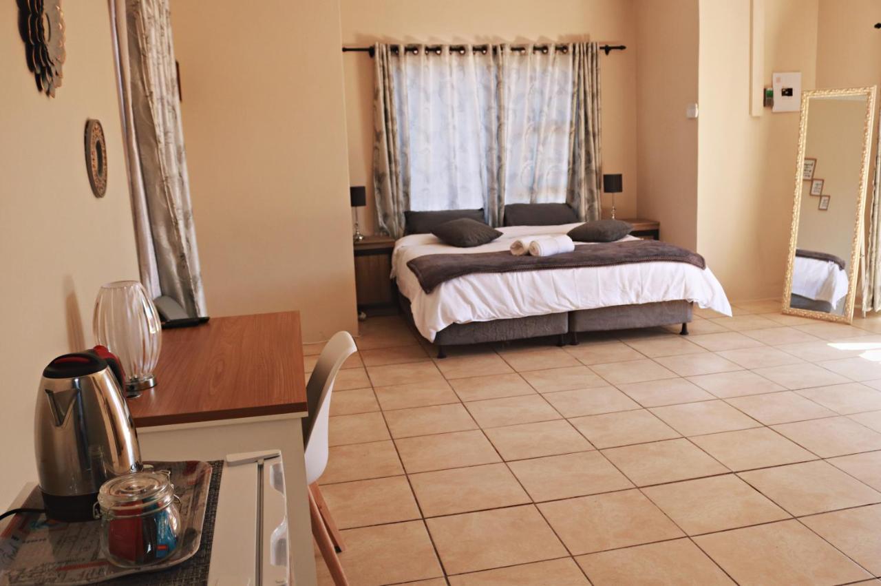 My Guesthouse Kimberley Bagian luar foto