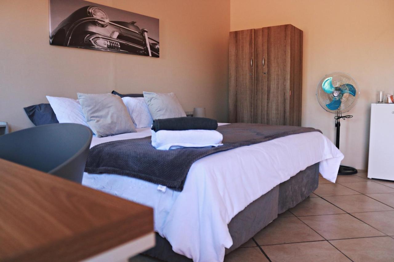 My Guesthouse Kimberley Bagian luar foto